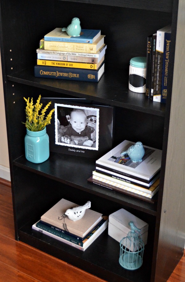 Simple Tips for Styling a Bookshelf