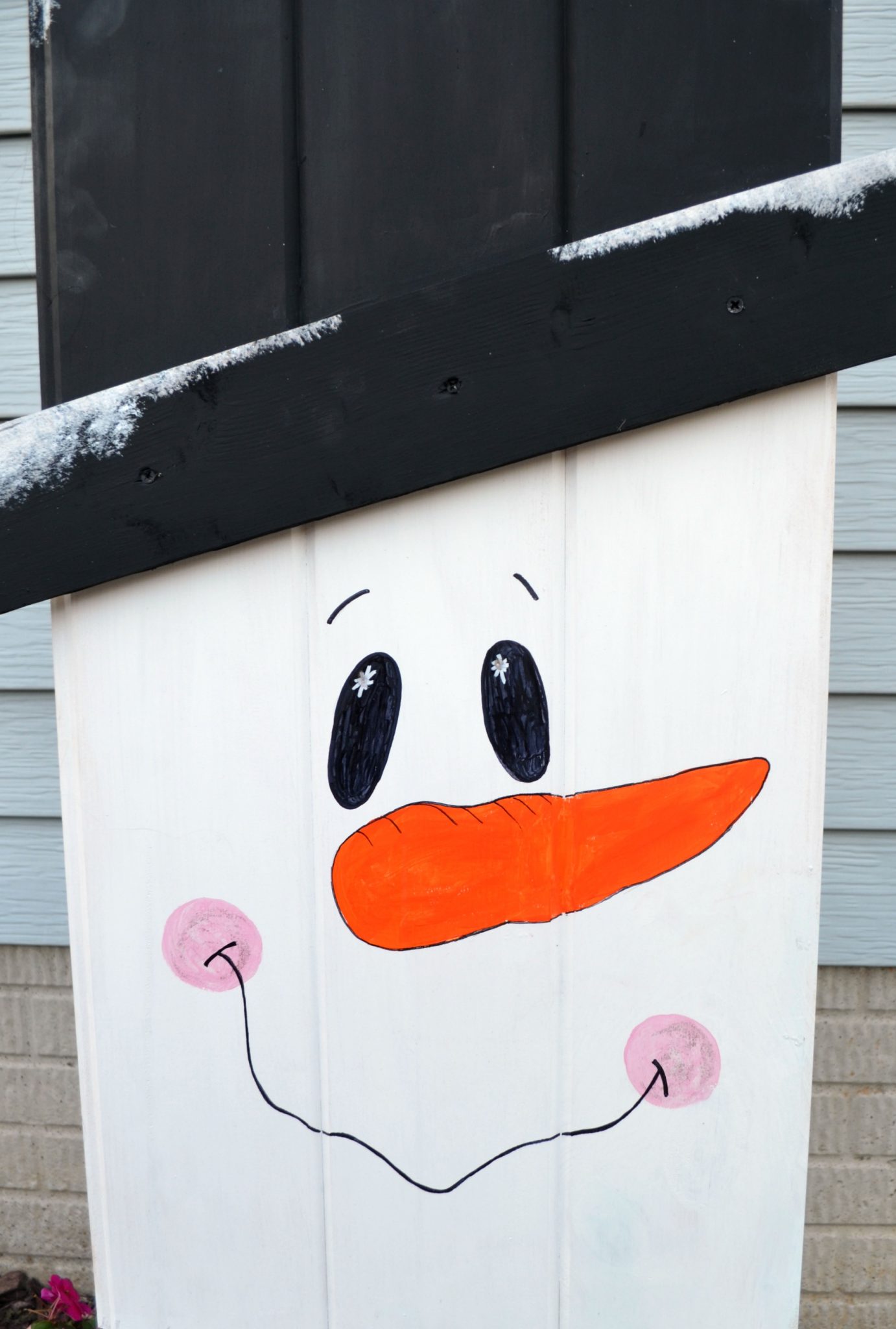 Painted Wooden Snowman Face