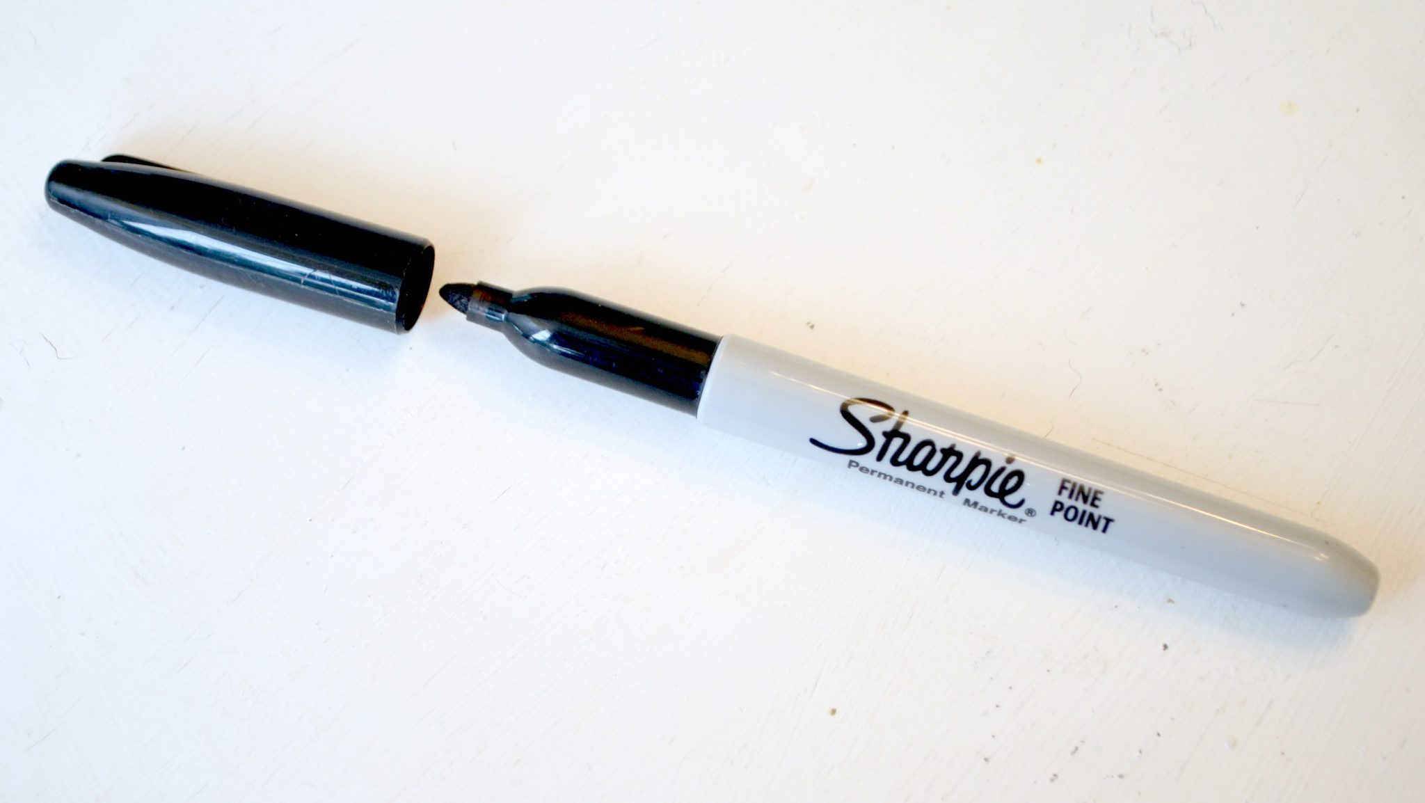 A Hand Lettering Artist's Guide to Paint Pens & Markers