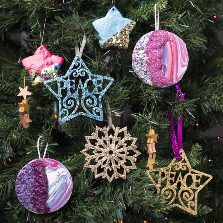 No-Mess Glitter Ornaments with FolkArt Glitterific