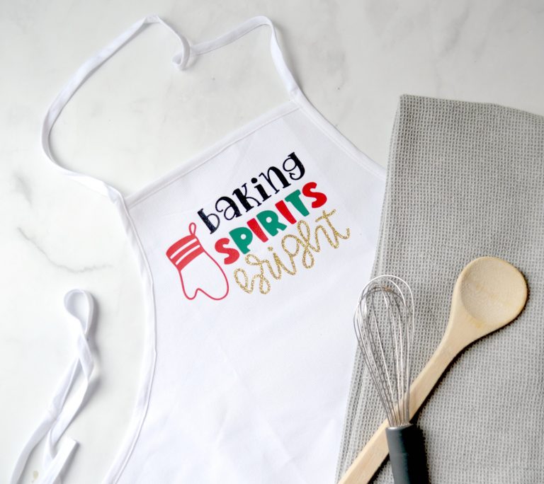 DIY Holiday Apron with the Cricut EasyPress 2