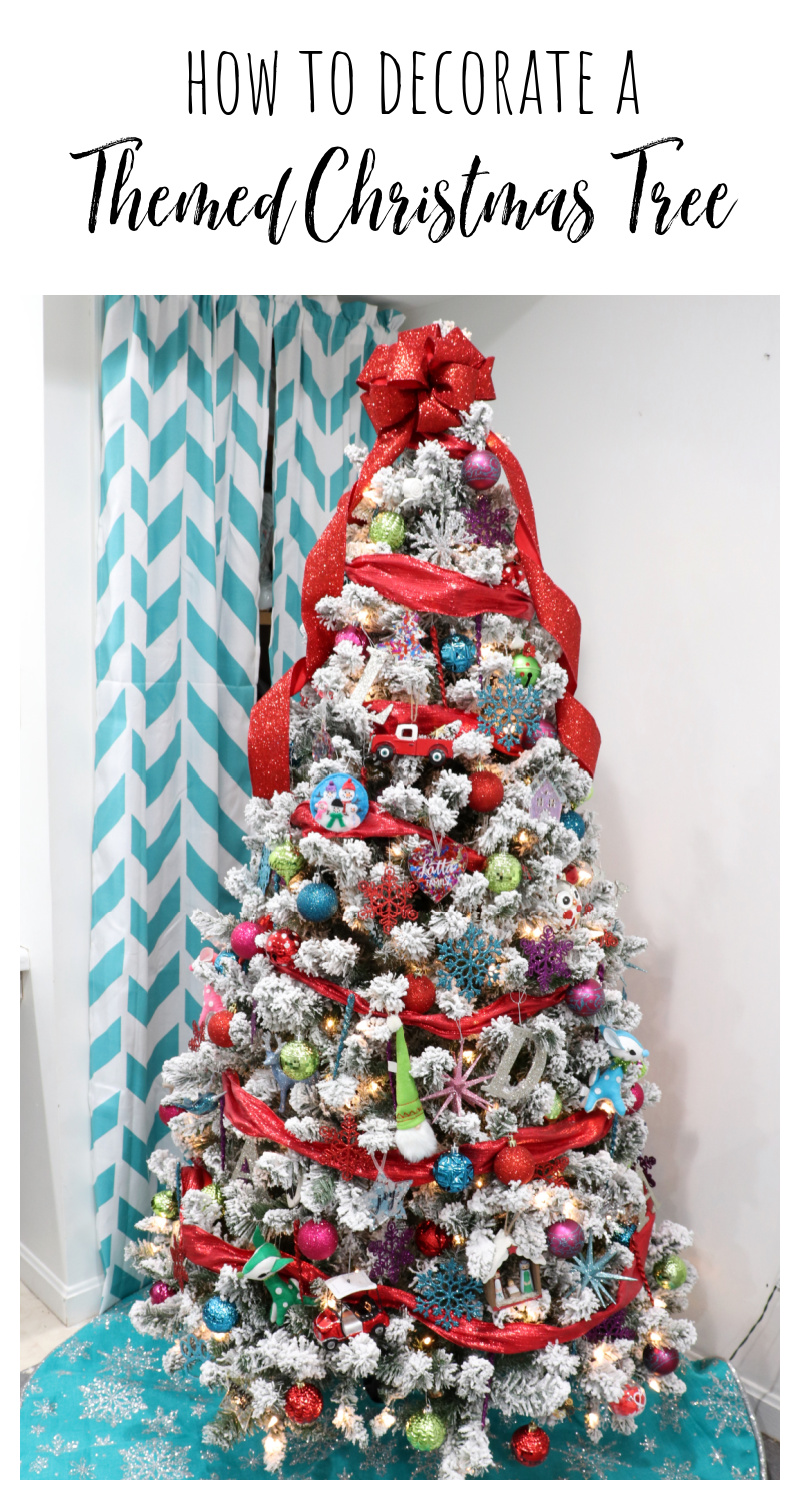How to Decorate a Themed Christmas Tree