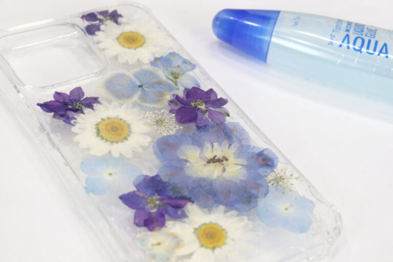 DIY Pressed Flower Phone Case